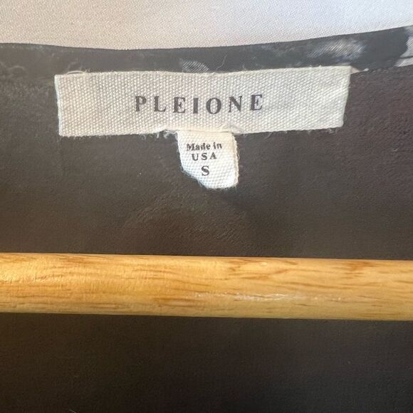 PLEIONE Black Lace Ruffle Floral Scoop Neck Short Sleeve Blouse Top S - Picture 7 of 7